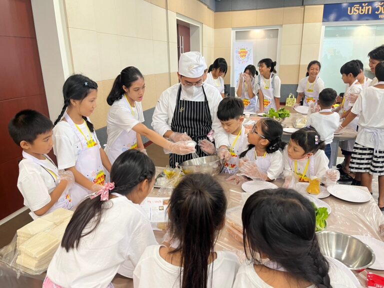 โรงเรียนการเรือน ร่วมกับ สวนดุสิตโฮมเบเกอรี่ จัดกิจกรรม Little Chef ภายใต้โครงการ Singha Summer Camp ปีที่ 13