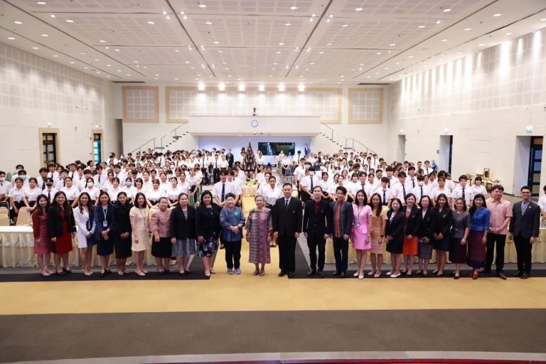 โรงเรียนการเรือน จัดกิจกรรมไหว้ครู ประจำปีการศึกษา 2567